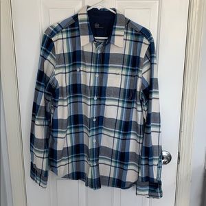 Men’s plaid button down shirt size large from GAP